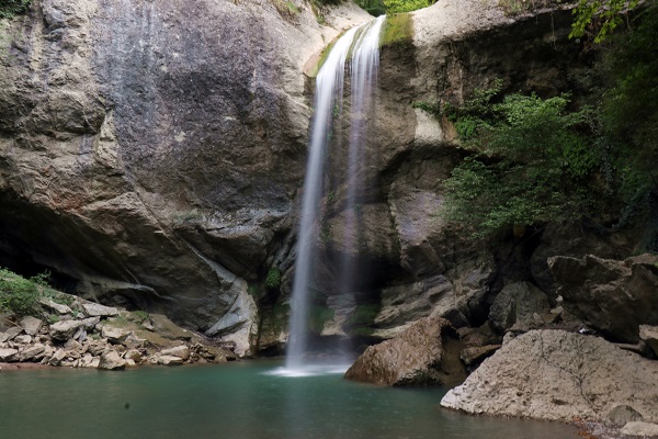 Her mevsim ayrı güzel! Bu güzellik için kilometrelerce yol yürüyorlar