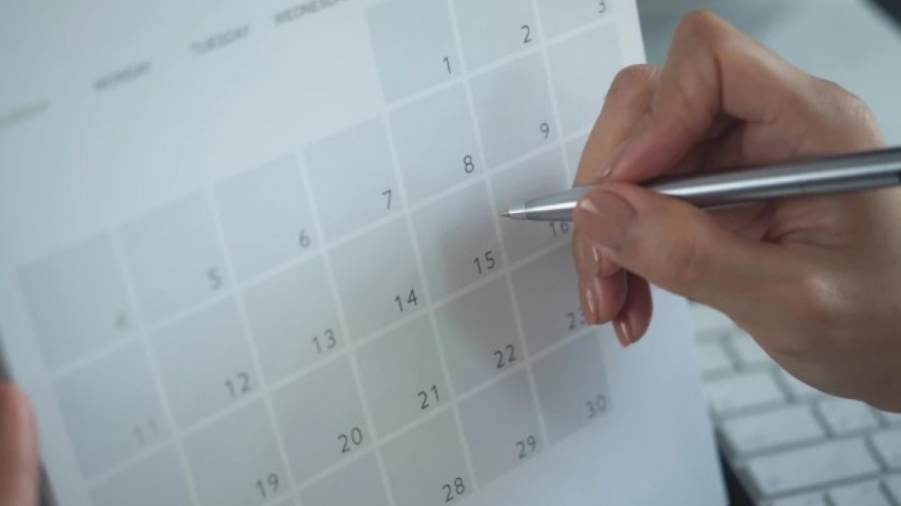 Foto - Her millet kendi kültürüne uygun takvim kullanıyor! Batı’ya özendik hicri takvimi değiştirdik