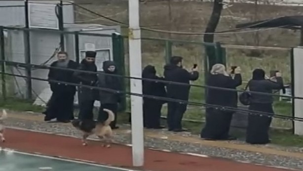 Her şey birden oldu! Papazlar o ilimize akın etmeye başladı! Gözlerine inanamadılar