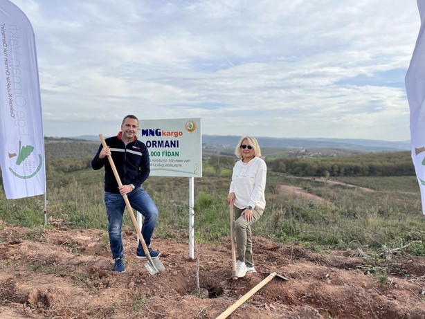 Foto - Her şey daha yeşil bir dünya için! 10 bin fidanı toprakla buluşturdu!