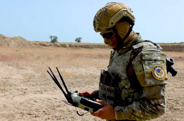 Foto - Her şey Gürcü ve Azeri askerlerinin gözünün önünde oldu! Türk İHA'sı tarafından vuruldu