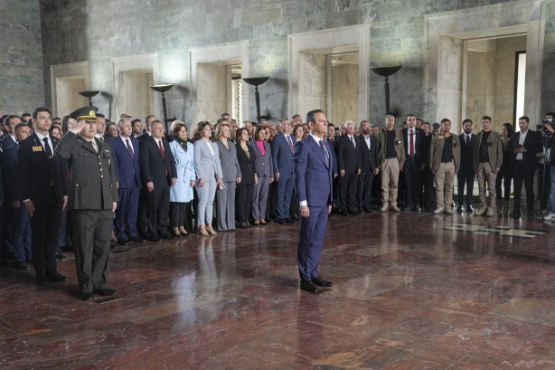 Foto - Her sıkıştıklarında Anıtkabir’e koşuyorlar! Torpil salgınını da anlattınız mı Mustafa Kemal’e?