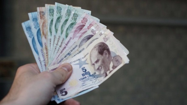 Foto - Her tahmini tutan isim vites yükseltti! Asgari ücretin kaç dolar olacağını tüm Türkiye'ye duyurdu