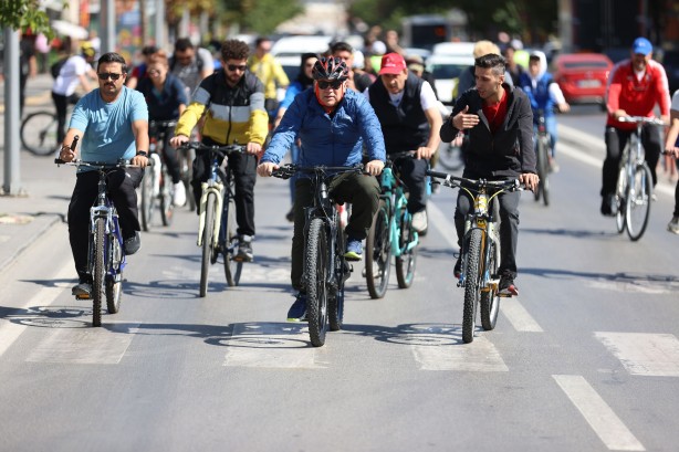 Her tarafı pırıl pırıl yaptılar! Onun kim olduğunu duyanlar şaşırıyor