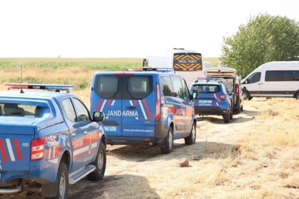 Foto - Yalnızca tek bir yerin ışığı yanıyor! Narin'in köyü karanlığa büründü