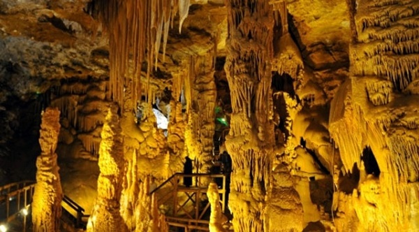 Foto - Her yıl binlerce kişi ziyaret ediyor! Bu saray 150 milyon yılda oluştu