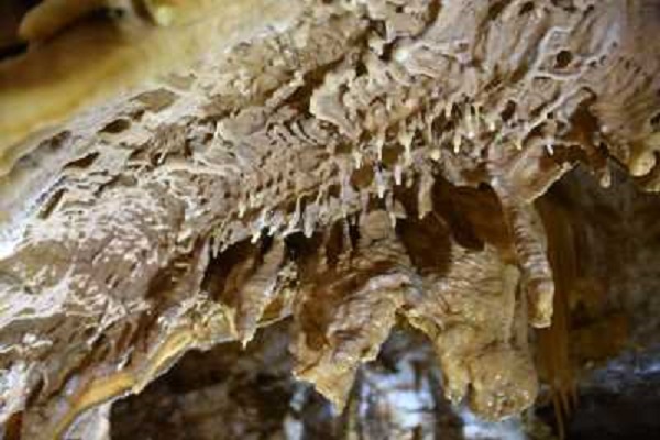 Foto - Her yıl binlerce kişi ziyaret ediyor! Bu saray 150 milyon yılda oluştu