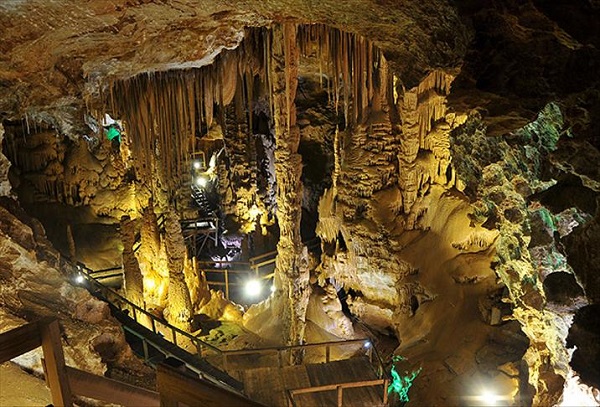 Foto - Her yıl binlerce kişi ziyaret ediyor! Bu saray 150 milyon yılda oluştu