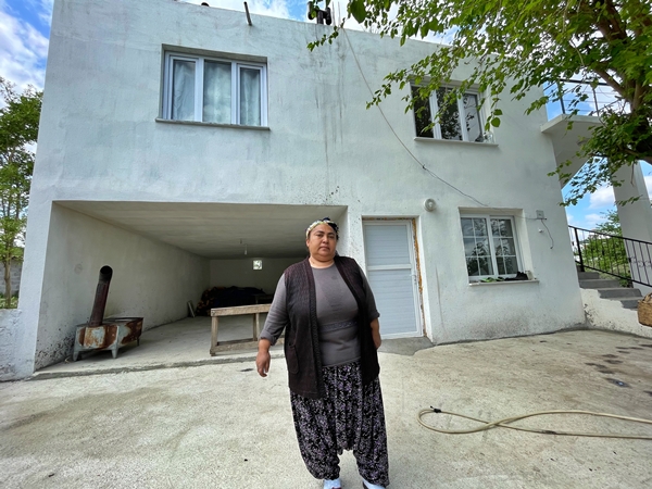 Foto - Her yıl bir ihtiyaç sahibi ailenin evini imece usulü inşa ediyorlar