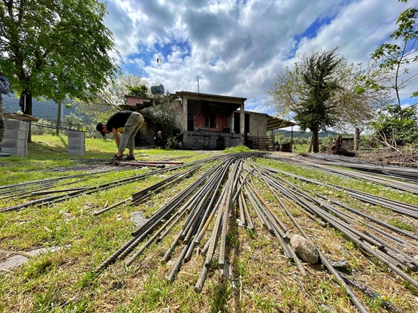 Foto - Her yıl bir ihtiyaç sahibi ailenin evini imece usulü inşa ediyorlar
