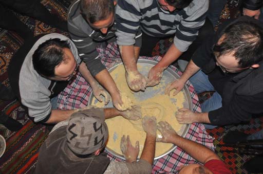 Foto - Her yıl sadece kar yağdığında yapıyorlar