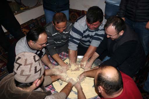 Her yıl sadece kar yağdığında yapıyorlar