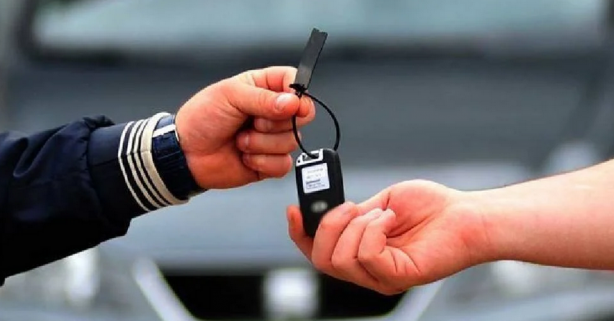 Herkes artık onu almak için akın ediyor! Elektrikli o model Türkiye'de peynir ekmek gibi satıyor! İşte hem lüks hem ucuz