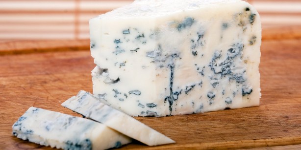 Herkes aynı hatayı yapıyor! Peynir hemen küfleniyorsa bunu yapın