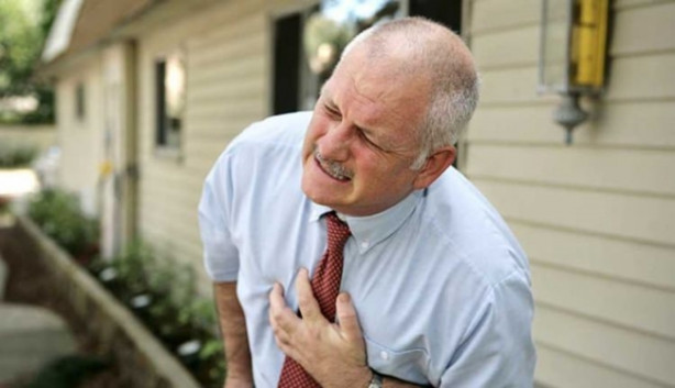 Foto - Herkes bilmeli! Kalp krizi anında...