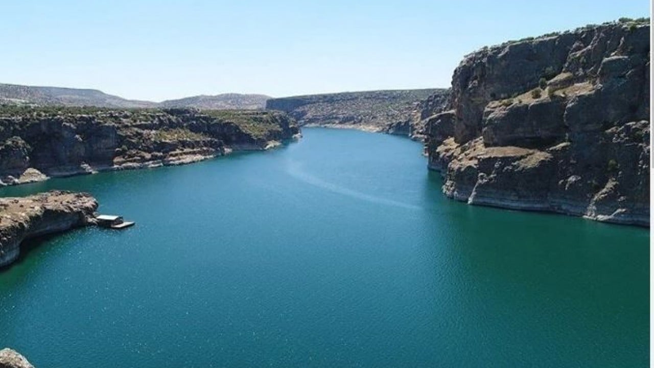 Foto - Herkes 'bu Kıyamet alameti' diyor: Fırat Nehri'nin çekilmesiyle altın bulundu