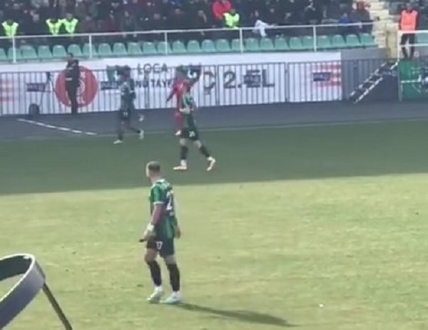 Foto - Herkes bu olayı konuşuyor! Bakın futbolcu herkesi nasıl şaşırttı