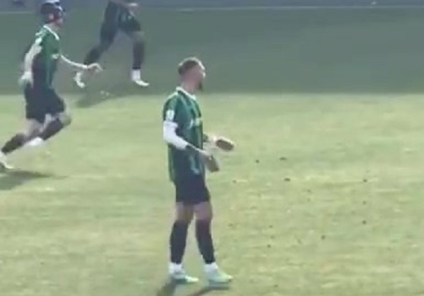 Foto - Herkes bu olayı konuşuyor! Bakın futbolcu herkesi nasıl şaşırttı