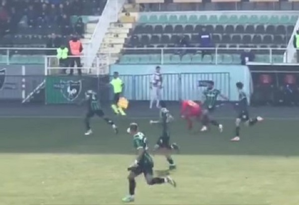 Foto - Herkes bu olayı konuşuyor! Bakın futbolcu herkesi nasıl şaşırttı