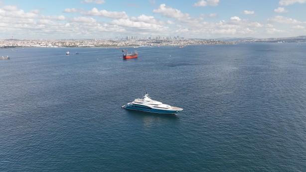 Foto - Herkes bu soruyu merak ediyor! Esrarengiz yat İstanbul’da