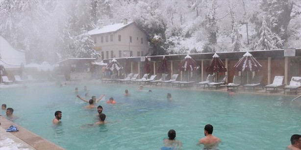 Foto - Herkes bu su için sıraya giriyor! Faydalarını duyunca kulaklarınıza inanamayacaksınız
