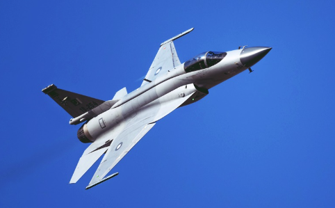 Foto - Herkes bunu konuşuyor! Azerbaycan, Türkiye'nin gündemine gelen savaş uçaklarını satın aldı