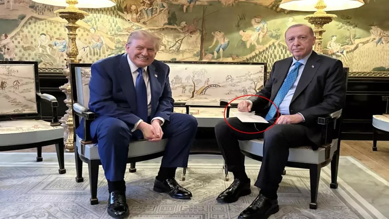 Herkes bunu merak ediyordu! Cumhurbaşkanı Erdoğan’ın elindeki zarfın sırrı çözüldü