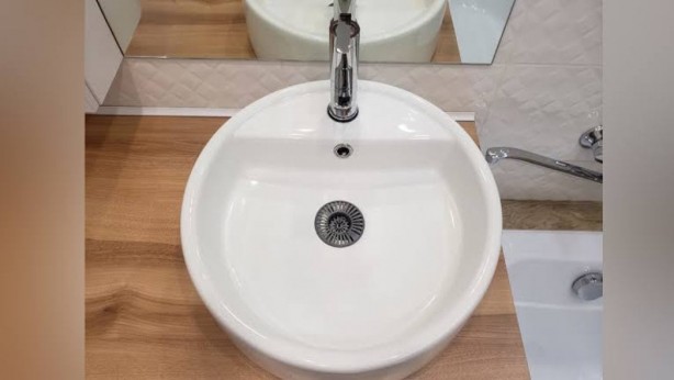 Foto - Herkes bunu merak ediyordu! Her lavaboda bulunan o deliklerin sırrı ortaya çıktı! Meğer günlük hayatımızın gizli kahramanıymış