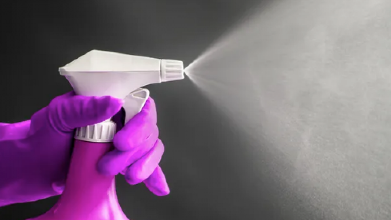 Herkes bunu yapıyor ama büyük hata! Beyaz sirkeyi bu 3 yerde sakın kullanmayın uyarısı!