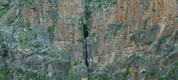Herkes burayı konuşuyor! Bu kapının gizemi çözüldü mü?