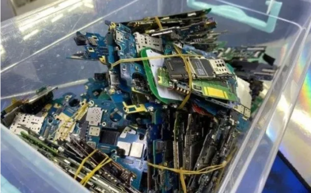 Foto - Herkes çöpe atıyor ama altın çıkıyor: Hurdacılara 3 kuruş paraya sakın vermeyin