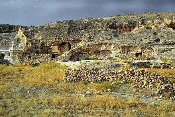 Foto - Herkes gizemli mağarayı merak ediyor! Sular çekilince...