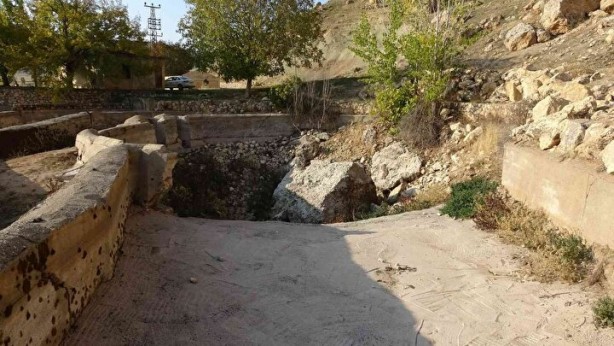 Foto - Herkes gizemli mağarayı merak ediyor! Sular çekilince...