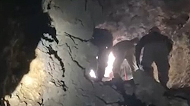 Herkes gizemli mağarayı merak ediyor! Sular çekilince...