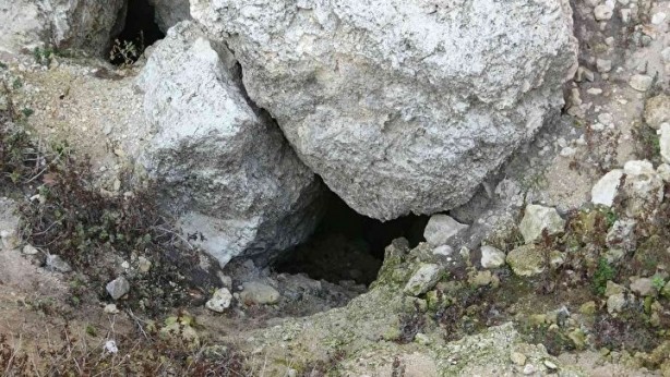 Foto - Herkes gizemli mağarayı merak ediyor! Sular çekilince...