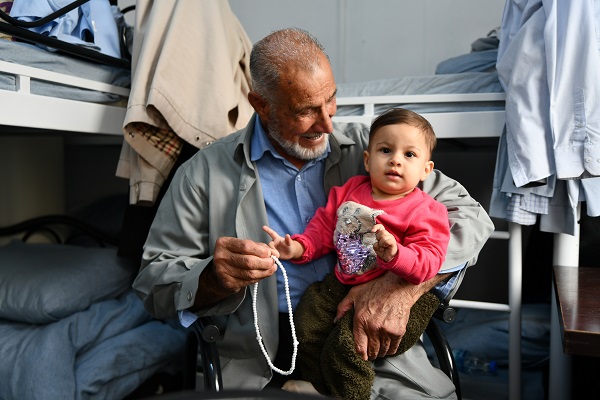 Foto - Herkes Halil Amca’yı konuşuyor! Önce patlamadan sonra yıkılan evden kurtuldu