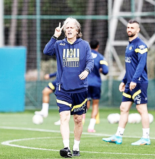 Herkes heyecanla bekliyor! Fenerbahçe'de rota sürpriz isme döndü! Müthiş gelişme...