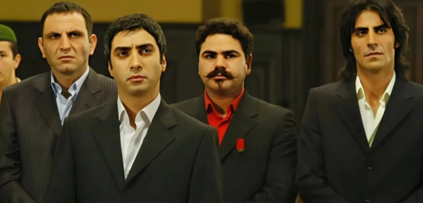 Foto - Herkes Kurtlar Vadisi Kaos'u bekliyordu! Yıldız isim ters köşenin en büyüğünü yaptı... İşte yeni dizisi