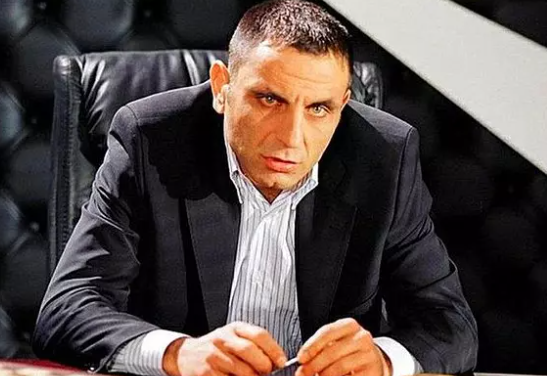 Foto - Herkes Kurtlar Vadisi Kaos'u bekliyordu! Yıldız isim ters köşenin en büyüğünü yaptı... İşte yeni dizisi