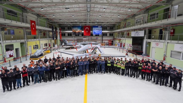 Herkes 'Ne oldu, nerede?' diye soruyordu! O uçak Selçuk Bayraktar'ın sahur paylaşımında ortaya çıktı