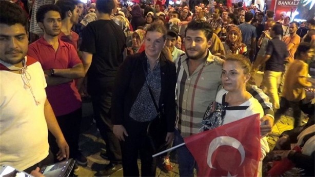 Foto - Herkes onunla fotoğraf çektirmek istiyor! Bakın neden...