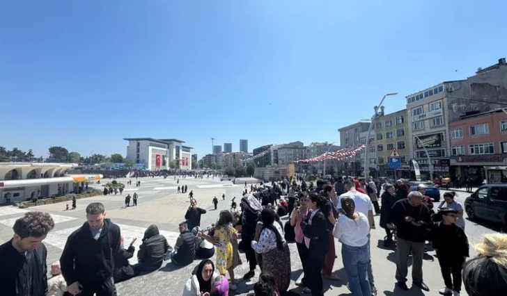 Foto - Herkes panik içinde! Deprem vatandaşı sokağa döktü