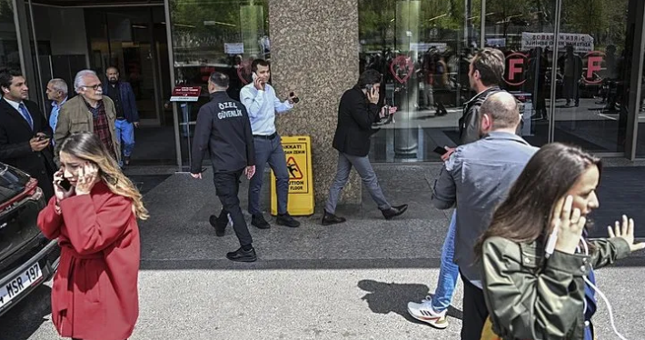 Foto - Herkes panik içinde! Deprem vatandaşı sokağa döktü