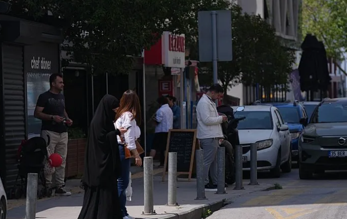 Foto - Herkes panik içinde! Deprem vatandaşı sokağa döktü