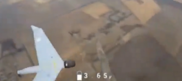 Foto - Herkes şaka sandı ama değil! Sopayla insansız hava aracı düşürüldü