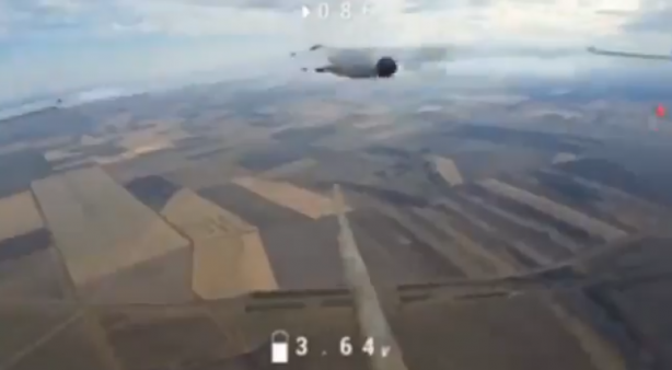 Foto - Herkes şaka sandı ama değil! Sopayla insansız hava aracı düşürüldü