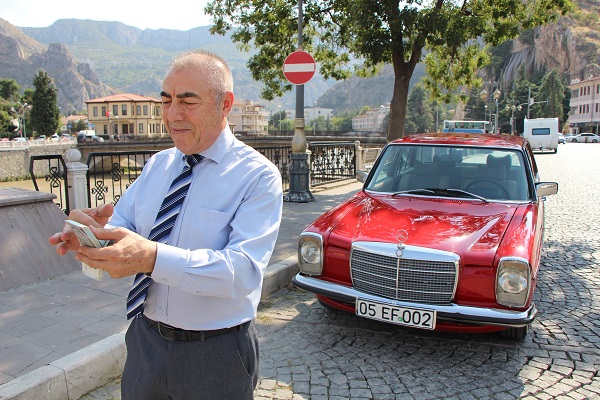 Foto - Herkes şaşkın! Arabasını alana 'bir deste para' verecek