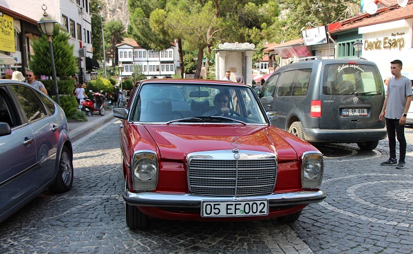 Foto - Herkes şaşkın! Arabasını alana 'bir deste para' verecek