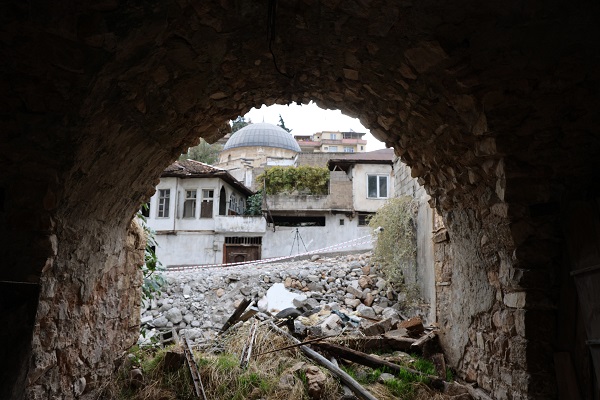 Foto - Herkes şaşkın! Yıkılan binanın altından tarih çıktı