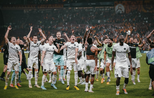 Foto - Herkes şaştı kaldı: Dünyaya ilan ettiler: Icardi'nin arabası Young Boys'u katladı!